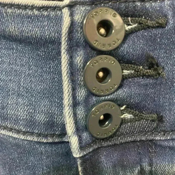 Torrid Super Soft Distressed Jegging Size 24 - Picture 3 of 5